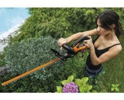 Worx Kombokit 20V WG917E.1 - Häcksax WG260E.9 Och Grästrimmer WG163E.9 Med 1st 2,0Ah Batterier Och Laddare -Leek winkel b84917a9 0dc9 4f01 95f0 d01ff63e6bb6